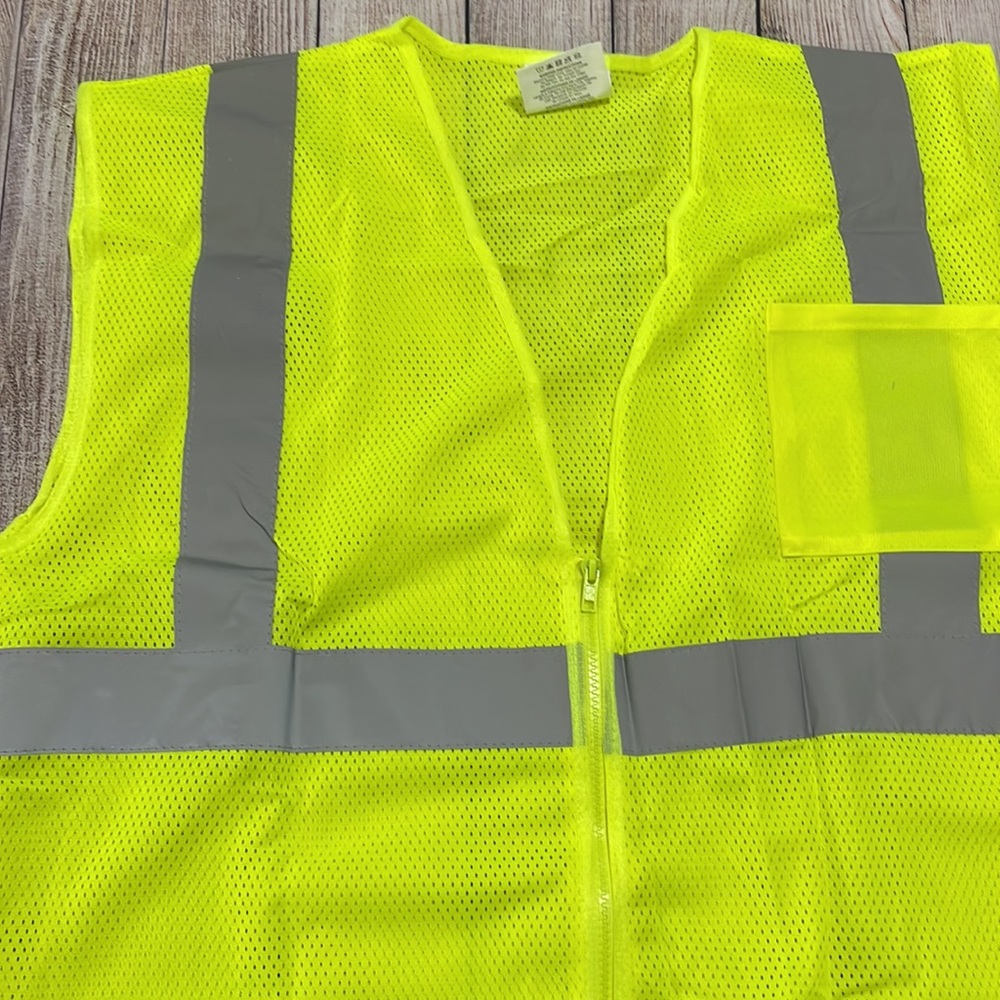 🌸 Clearance! 🌸 Reflective Safety Vest Size Medium